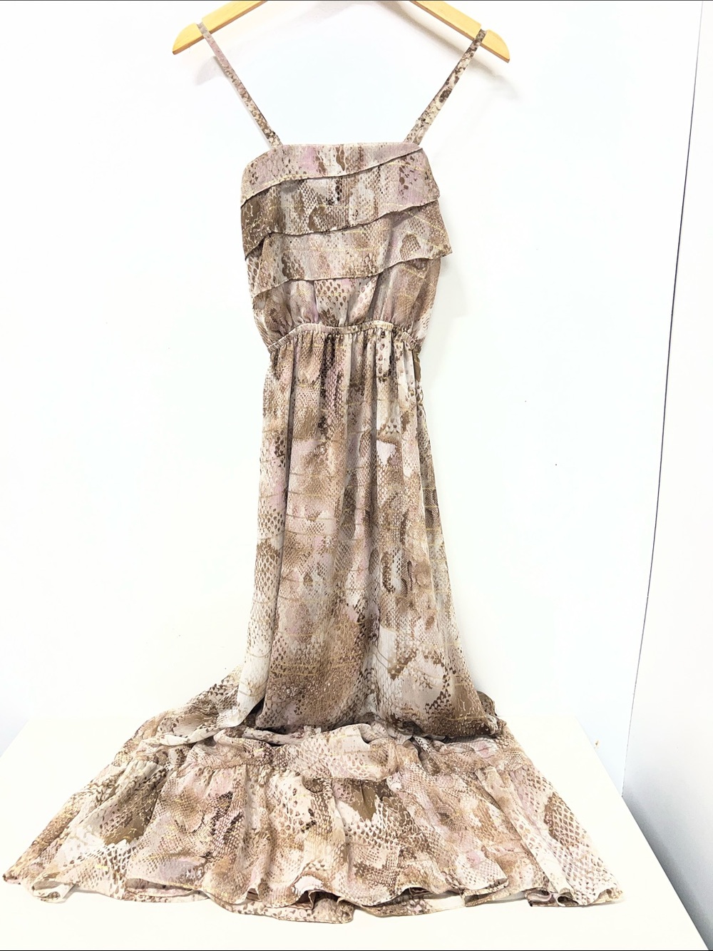 Express, Snakeskin Sheer Maxi dress XSmall, Tiers, Gold Metallic Accents, Lined